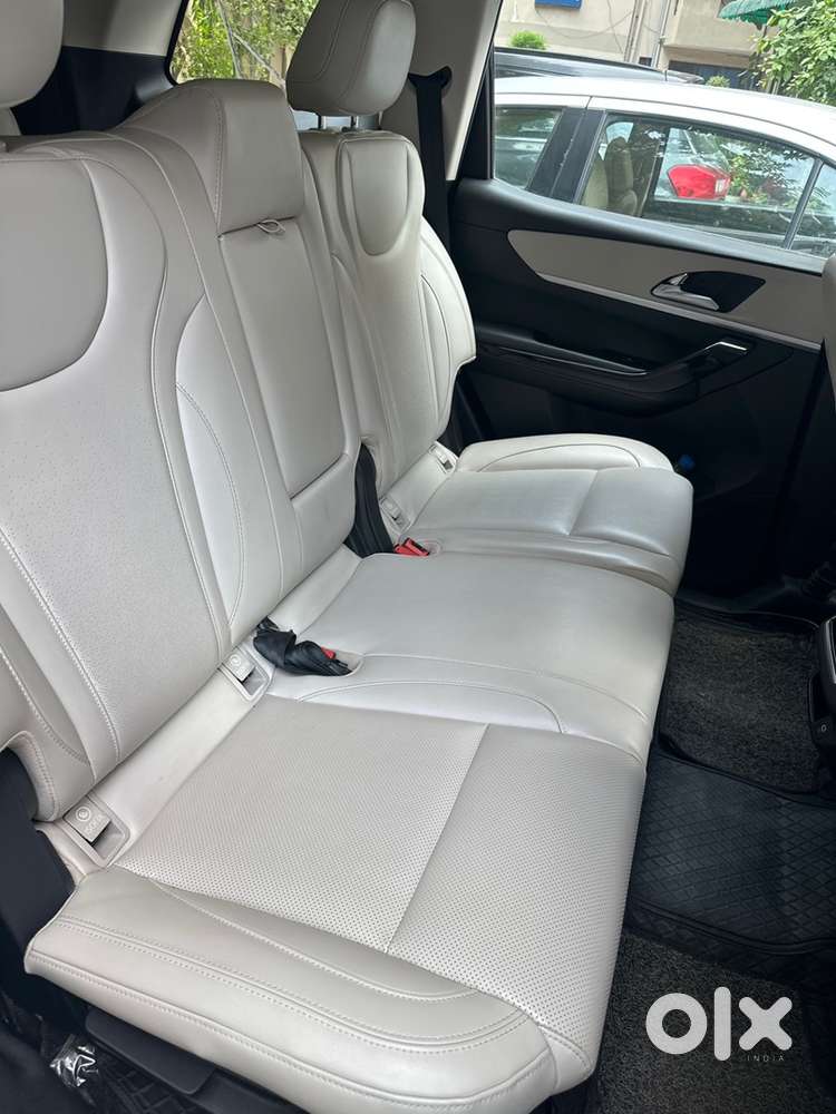 Mahindra Xuv700 Petrol 2022 Automatic