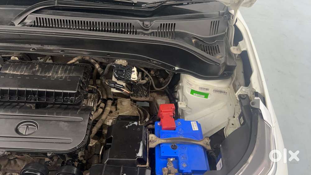 Tata Punch 1.2 Revotron Creative Amt Dual Tone, 2022, Petrol