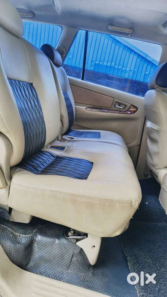 Toyota Innova 2.5 V Diesel 8-seater, 2008, Diesel