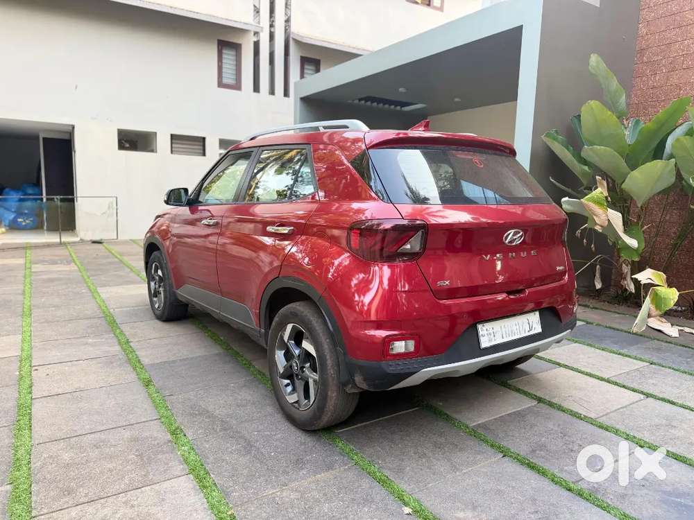 Hyundai Venue 2019 Petrol Well Maintained
