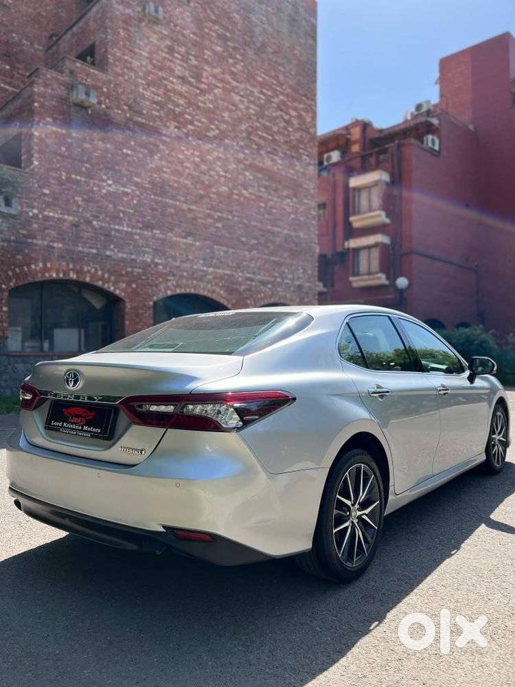 Toyota Camry Hybrid, 2022, Cng & Hybrids