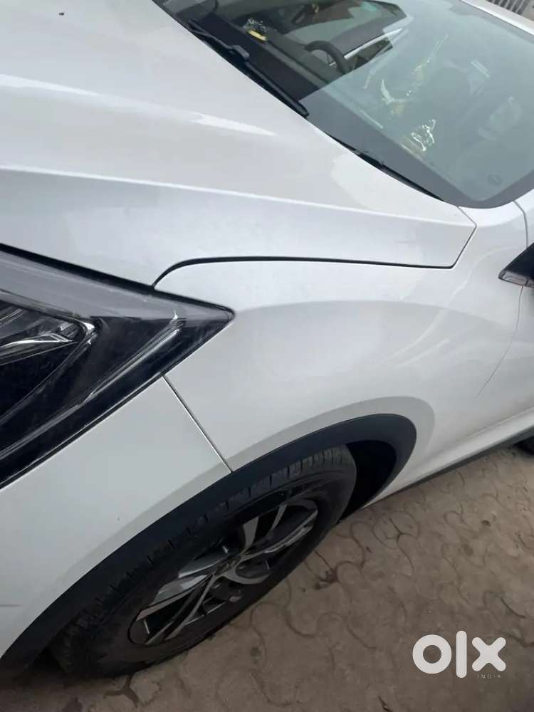 Mahindra Xuv700 2022 Petrol 12500 Km Driven