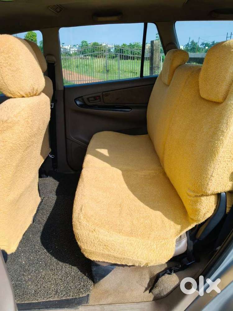 Toyota Innova 2.5 E 8 Str, 2015, Diesel