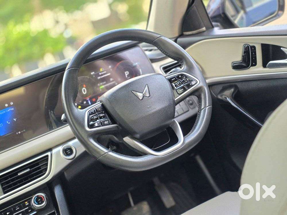 Mahindra Xuv700 2.2 Ax 7 Diesel At Luxury Pack Str, 2023, Diesel