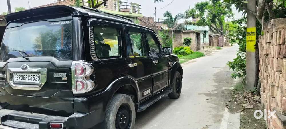 Mahindra Scorpio S6 Plus Diesel 2016