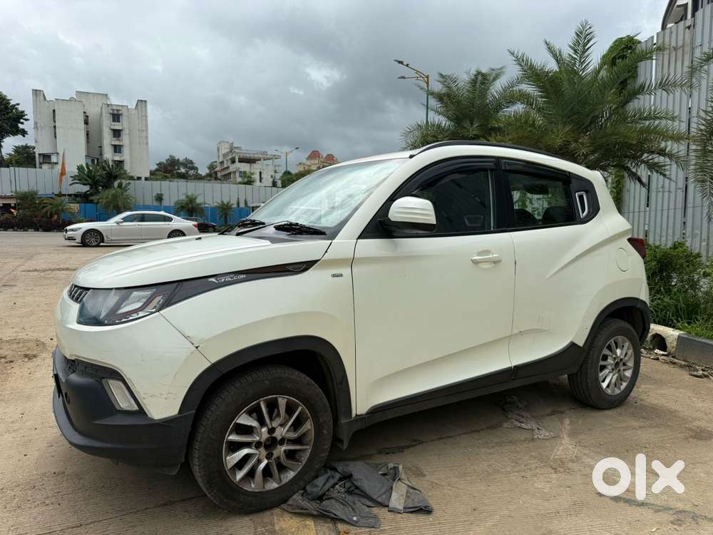 Mahindra Kuv 100 D75 K8 Dual Tone, 2016, Petrol