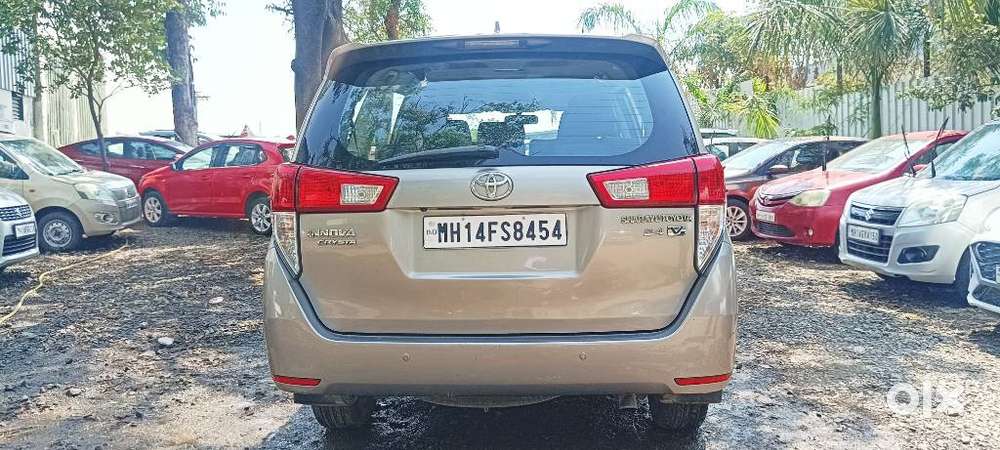 Toyota Innova Crysta 2.4 V, 2016, Diesel