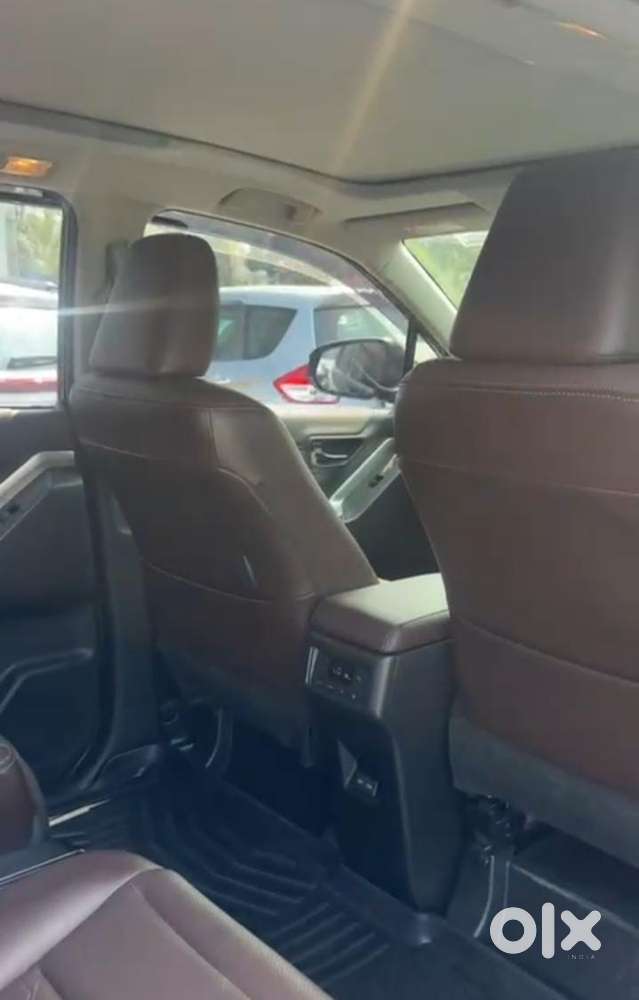 Toyota Innova Hycross