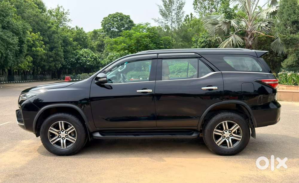 Toyota Fortuner [2021-ongoing] 2.8 2wd Diesel At, 2023, Diesel