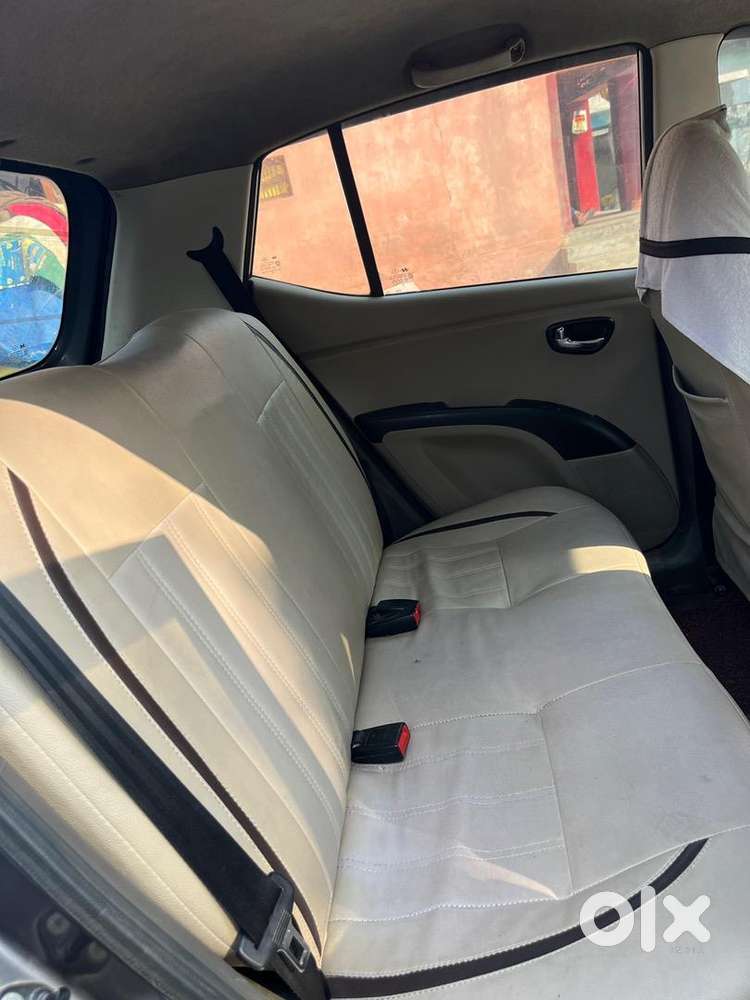 Hyundai I10 Sportz October 2015 / Excellent Condition/ Low Running