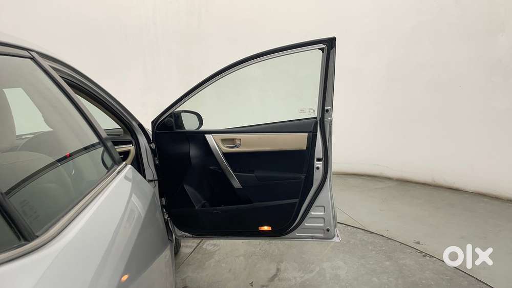 Toyota Corolla Altis G At, 2015, Petrol