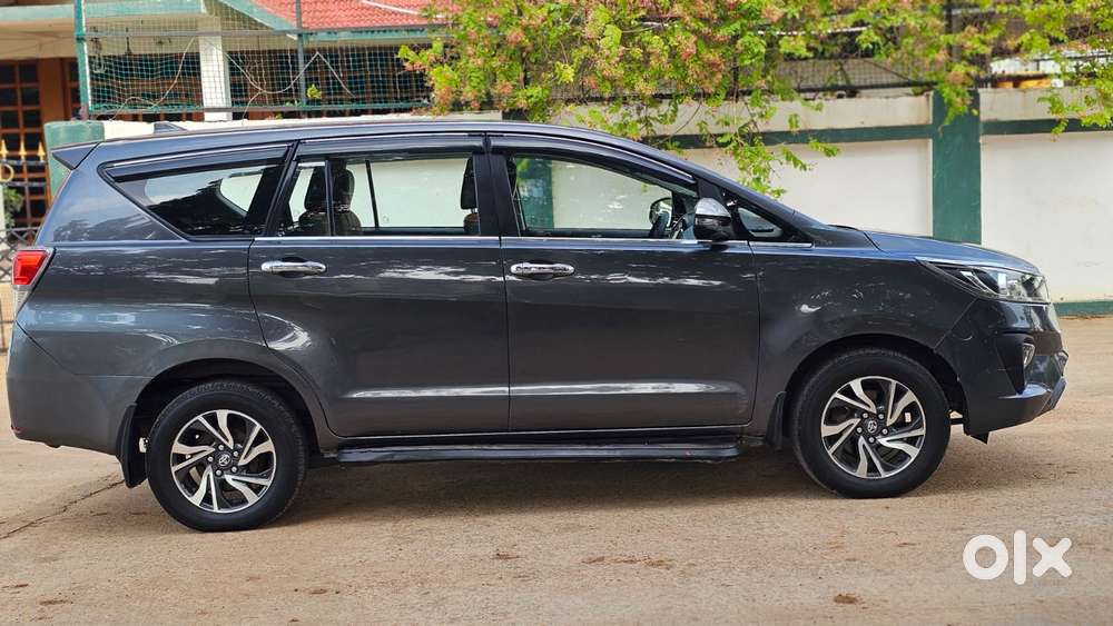 Toyota Innova Crysta [ ] 2.4 Gx At 8 Str, 2021, Diesel