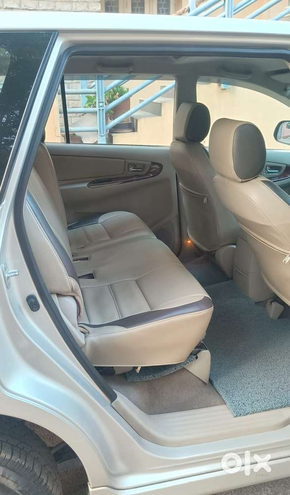 Toyota Innova 2.5 Vx (diesel) 8 Seater Bs Iv, 2013, Diesel