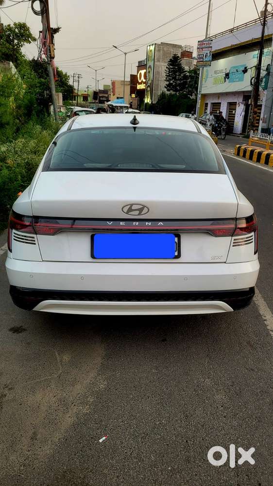 Hyundai Verna 1.5 Sx (o) Vtvt Ivt, 2023, Petrol