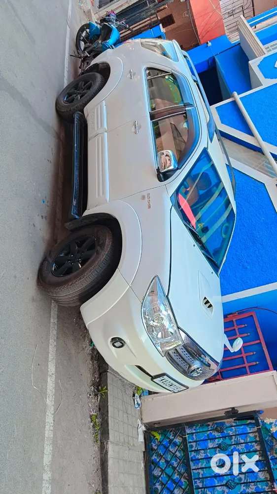 Toyota Fortuner Legender 2013 Diesel 140000 Km Driven