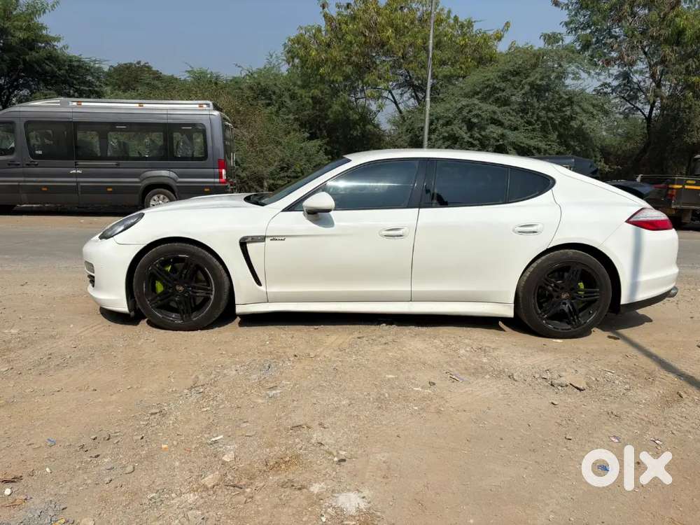 Porsche Panamera 2013 Diesel 72500 Km Driven