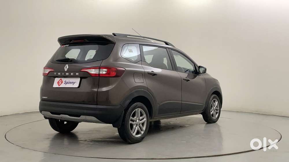 Renault Triber Rxz, 2022, Petrol