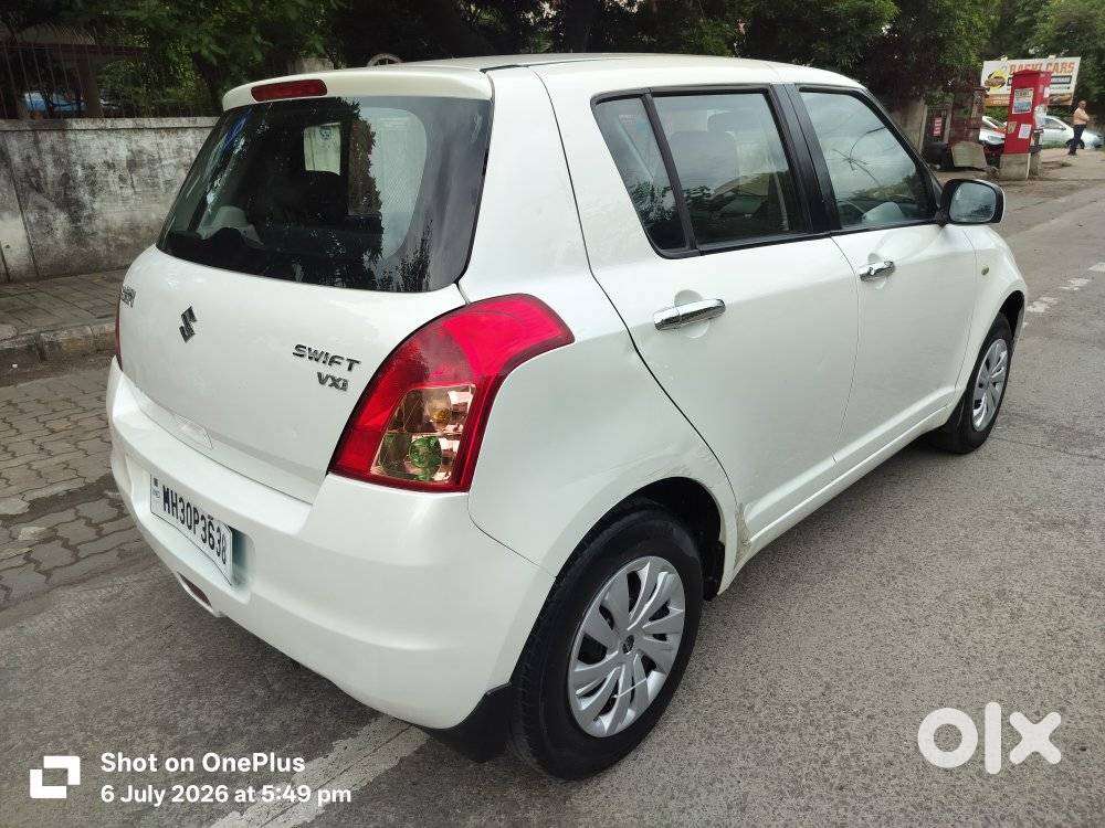 Maruti Suzuki Swift Vxi + Manual, 2010, Petrol