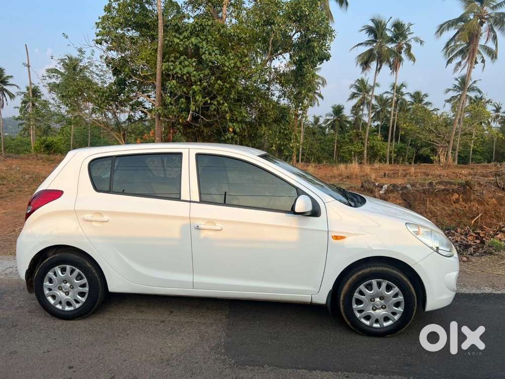 Hyundai I20 2010 Petrol New Papers