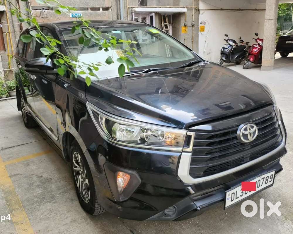 Innova Crysta 2022 Petrol Well Maintained