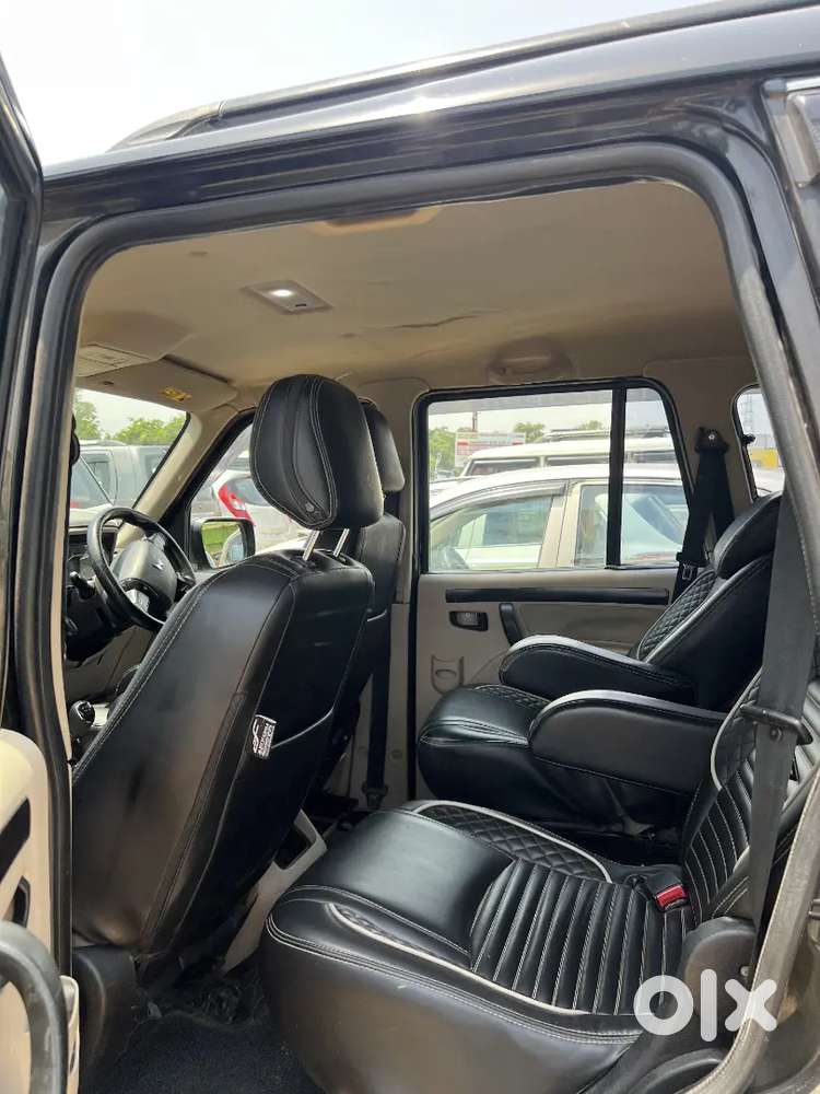 Mahindra Scorpio Classic 2023 Diesel 97000 Km Driven