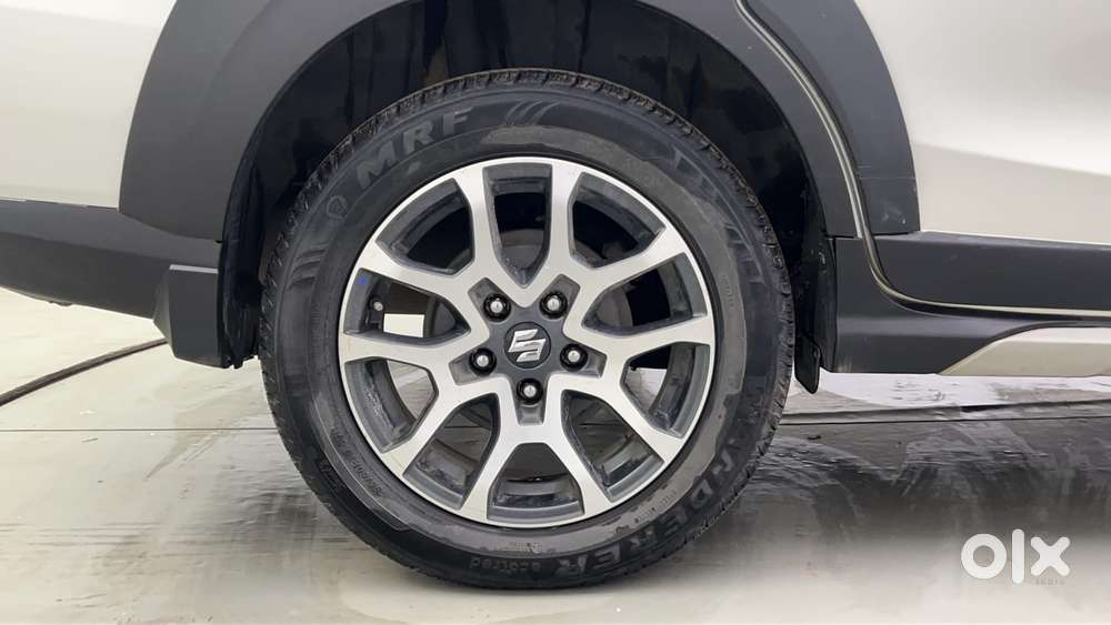 Maruti Suzuki Xl6 1.5 Alpha Plus Mt, 2022, Petrol