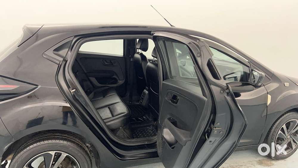 Tata Altroz 1.2 Xz Plus Dark Edition, 2021, Petrol