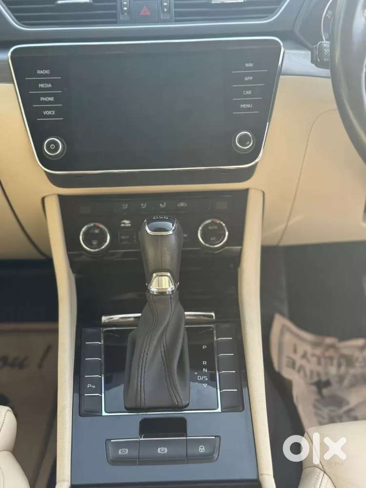 Skoda Superb [2014-2016] 1.8 Style Tsi At, 2018, Petrol