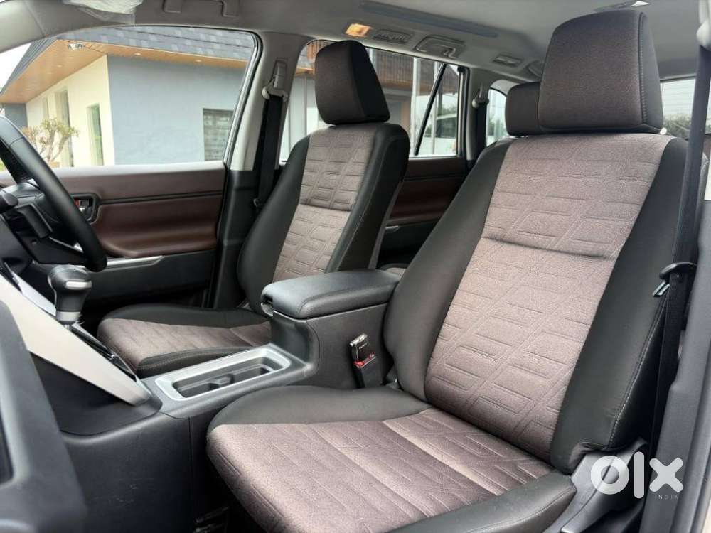 Toyota Innova Hycross 2.0 Vx Hybrid 7 Str, 2025, Petrol