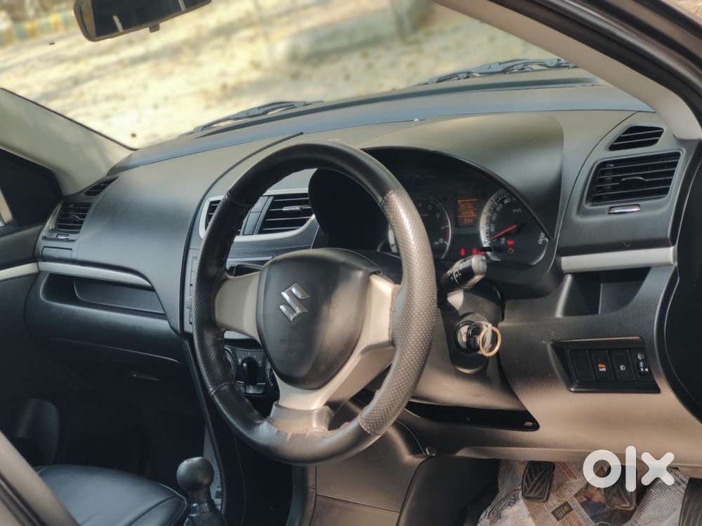 Maruti Suzuki Swift Vxi + Manual, 2017, Petrol