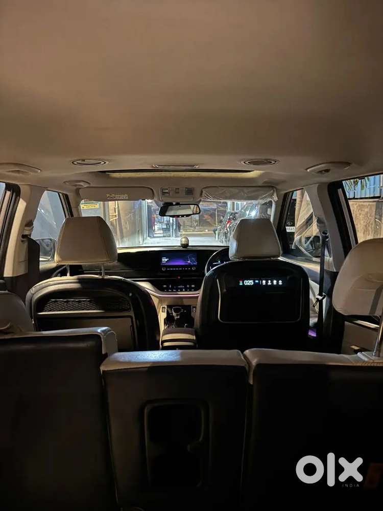 Kia Carens Luxury Variant In Excellent Condition