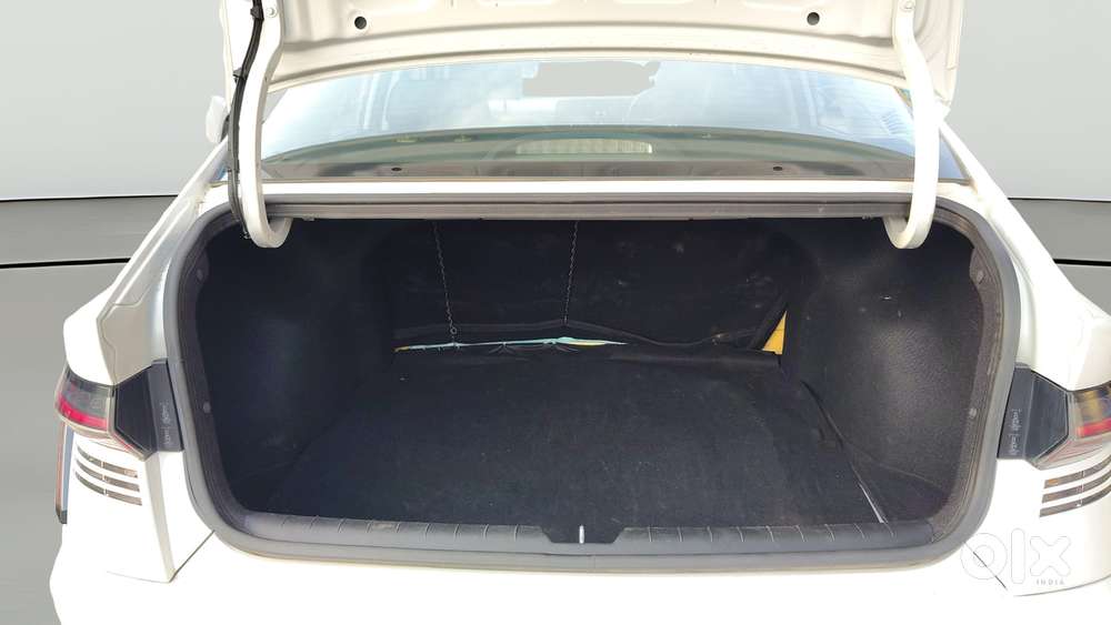 Hyundai Verna 1.5 Sx Petrol Mt, 2023, Petrol