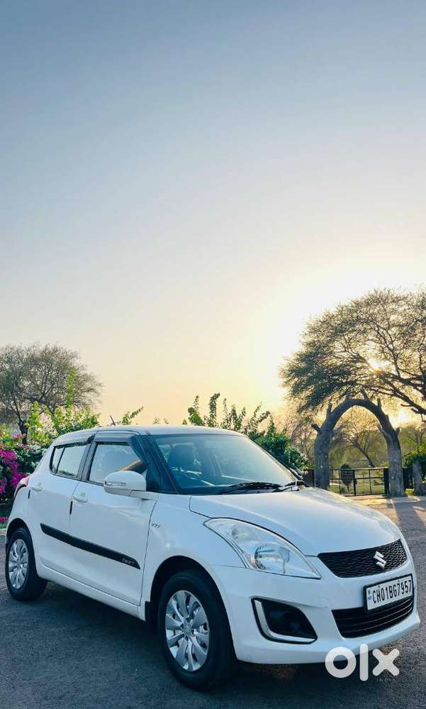 Maruti Suzuki Swift Vxi Optional, 2016, Petrol