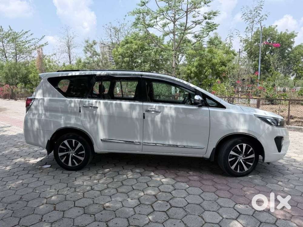 Toyota Innova Crysta 2.8 Zx At 7 Seater, 2022, Diesel