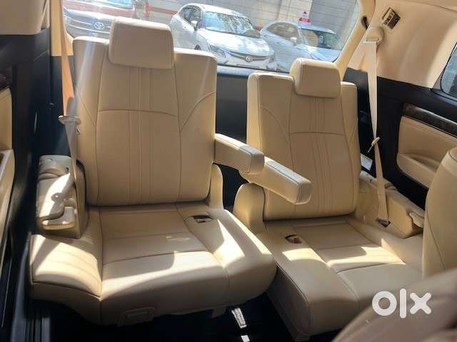 Toyota Vellfire Vip – Executive Lounge, 2023, Petrol