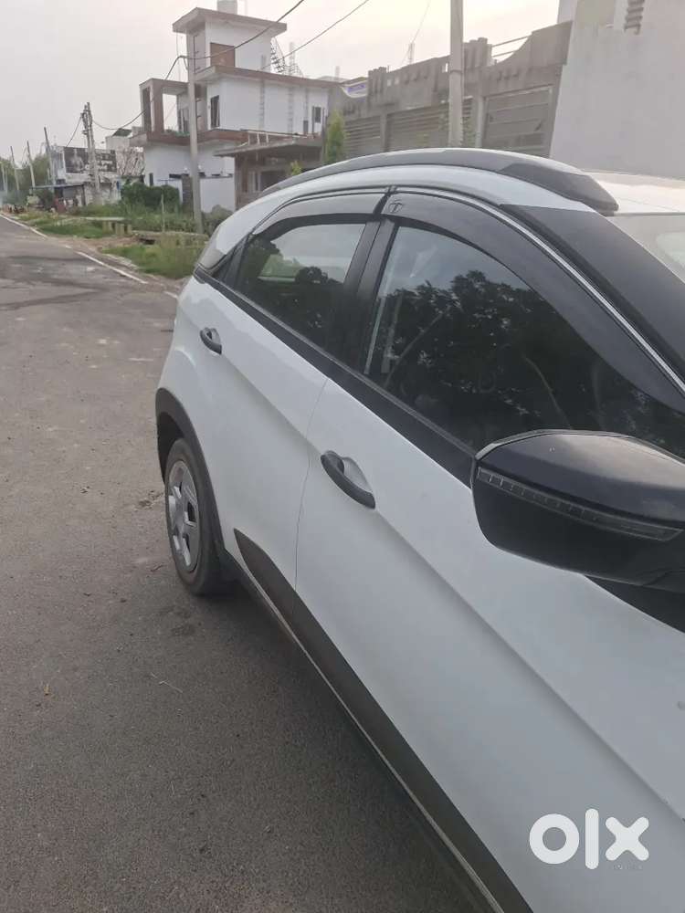 Tata Nexon 2024 Petrol Revotron Manual