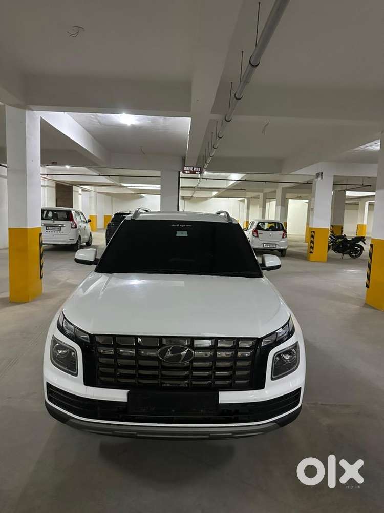 Hyundai Venue 2023 Petrol Good Condition