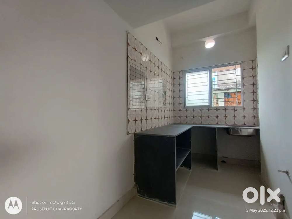 A beautiful BHK ready flat in Sodepur at low price only