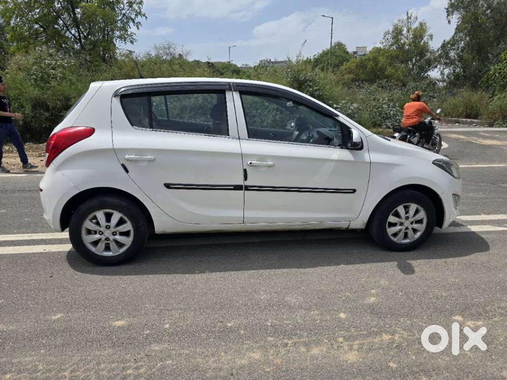 Hyundai I20 Sportz 1.2 Bs-iv, 2013, Cng & Hybrids