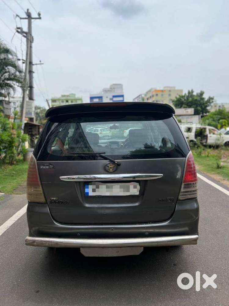 Toyota Innova 2.5 V Diesel 7-seater, 2009, Diesel