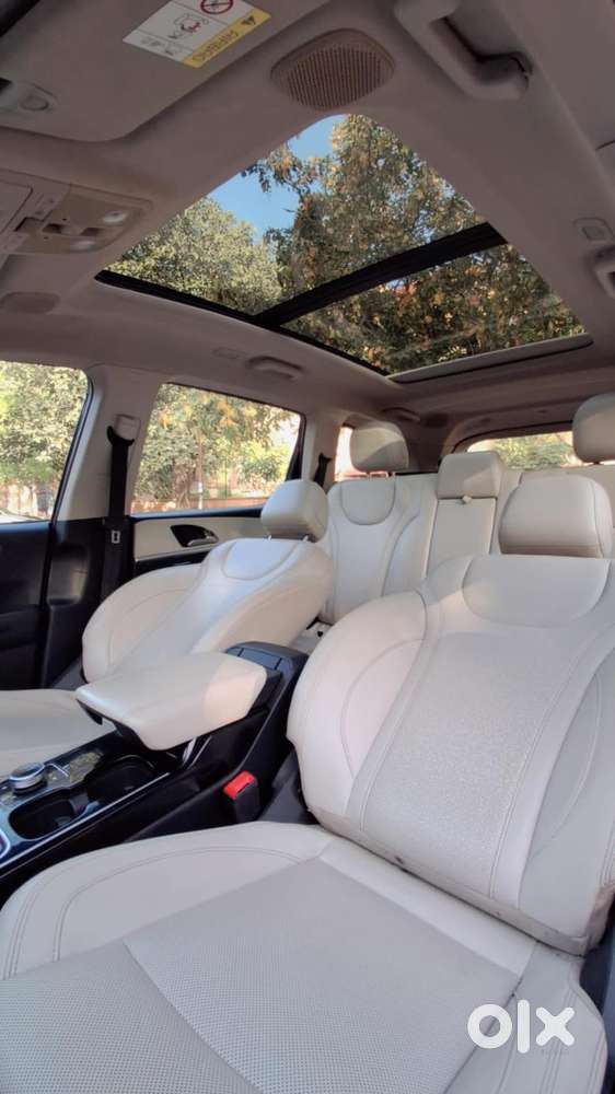 Mahindra Xuv700 2.0 Ax 7 Petrol At Luxury Pack Str, 2021, Petrol