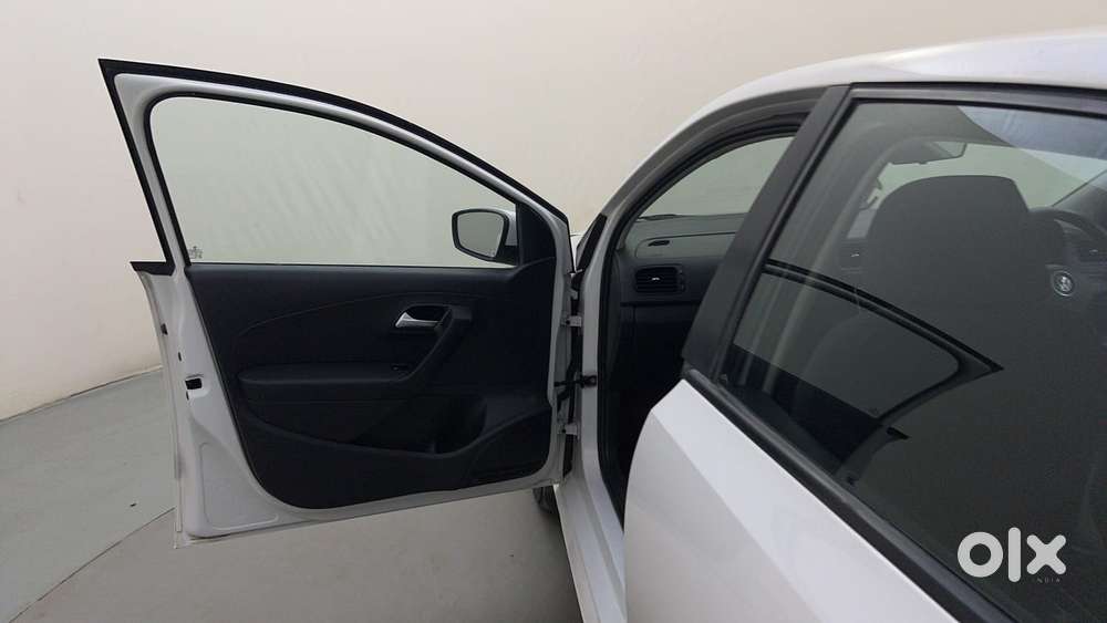 Volkswagen Polo Petrol Comfortline 1.2l, 2015, Petrol