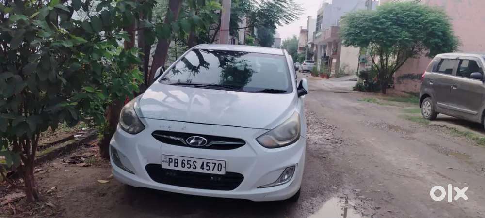 Hyundai Verna 1.6 Crdi Manual 2012
