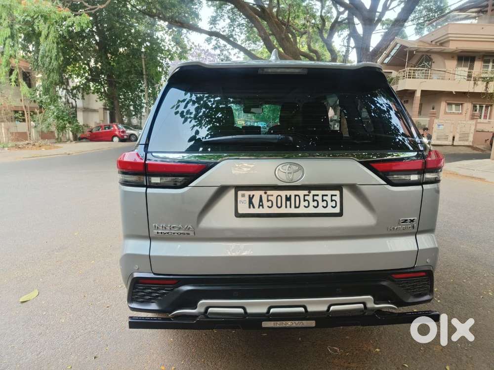 Toyota Innova Hycross 2.0 Zx Hybrid 7 Str, 2024, Petrol