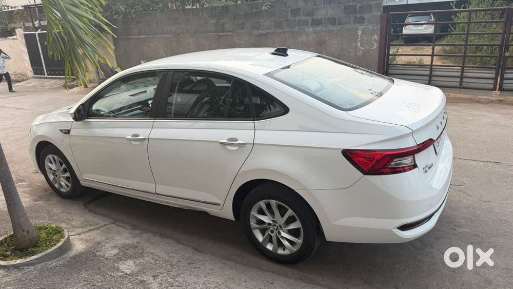 Skoda Slavia 1.0 Ambition Tsi, 2024, Petrol