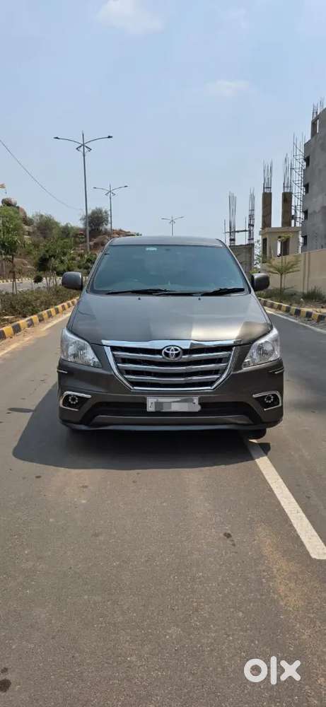 Toyota Innova 2012