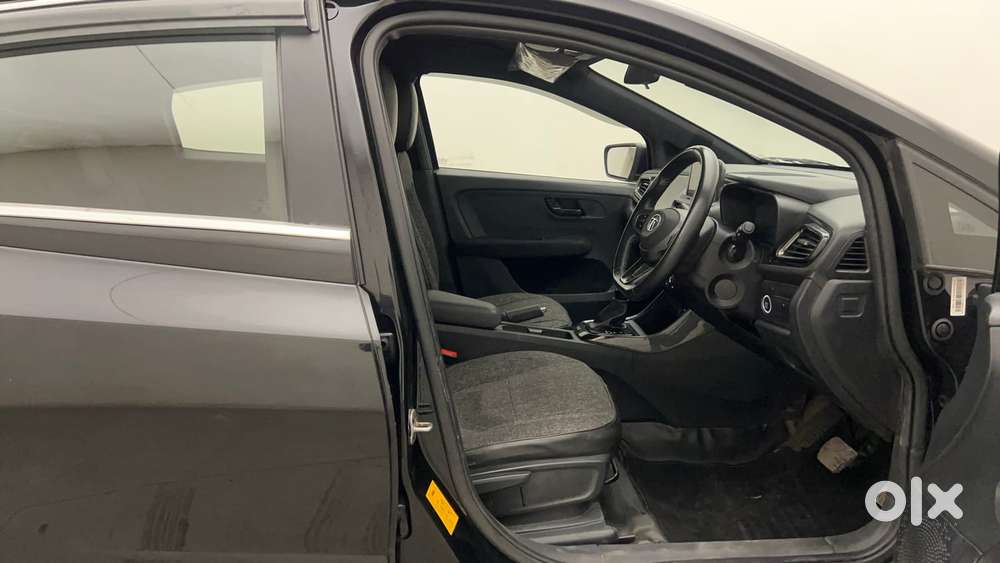 Tata Altroz 1.2 Xza Plus Dark Edition Dct, 2023, Petrol