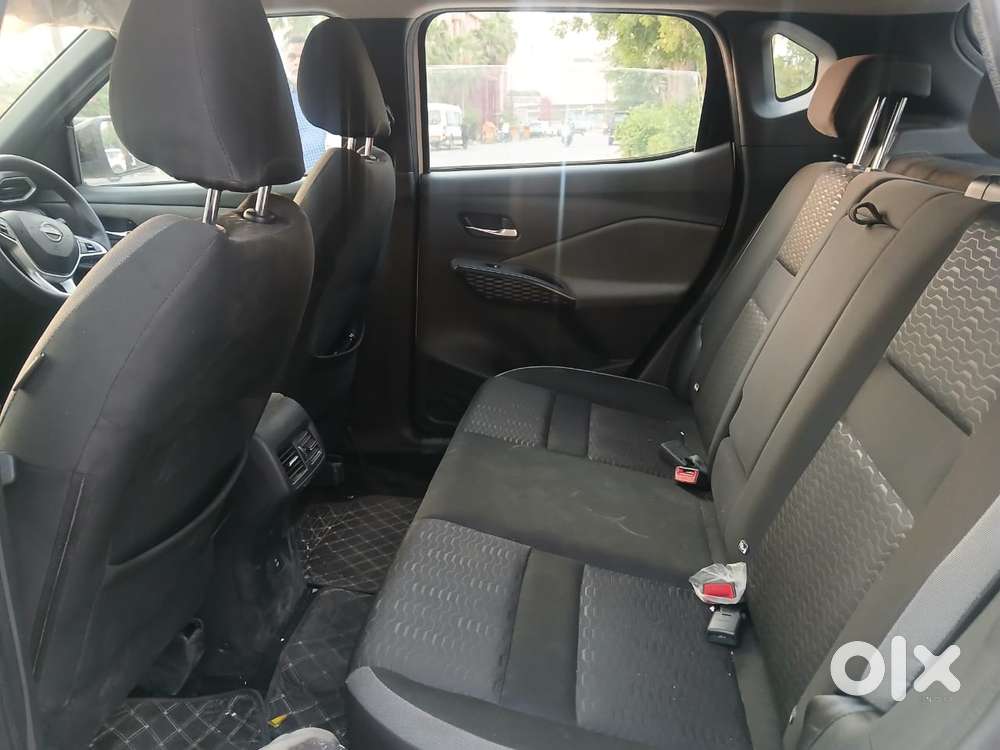 Nissan Magnite 1.0 Xv Premium, 2025, Cng & Hybrids