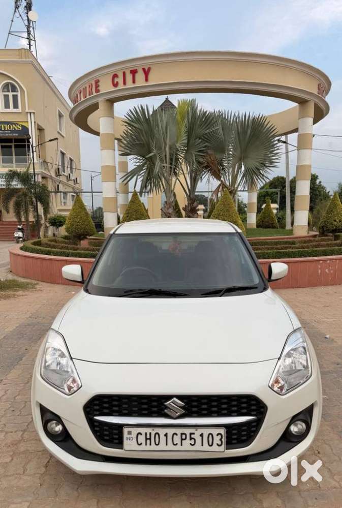 Maruti Suzuki Swift Vxi + Manual, 2023, Petrol