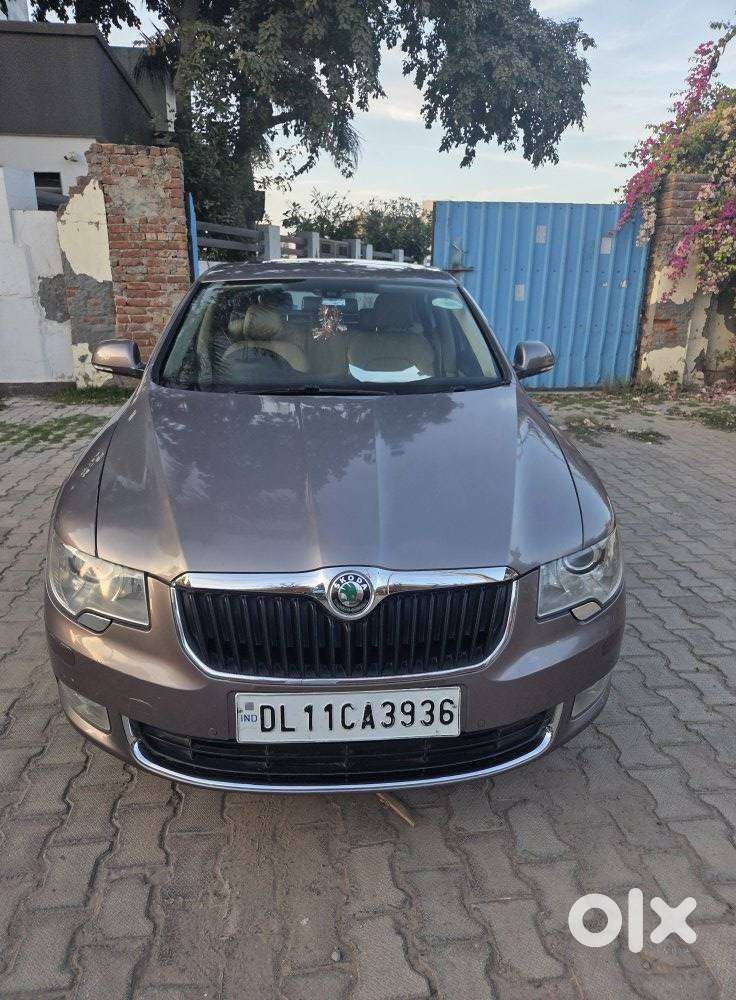 Skoda Superb 2013-2015 Elegance 1.8 Tsi Mt, 2014, Petrol